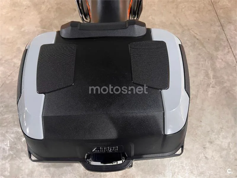 KTM 990 Adventure – Vista 12