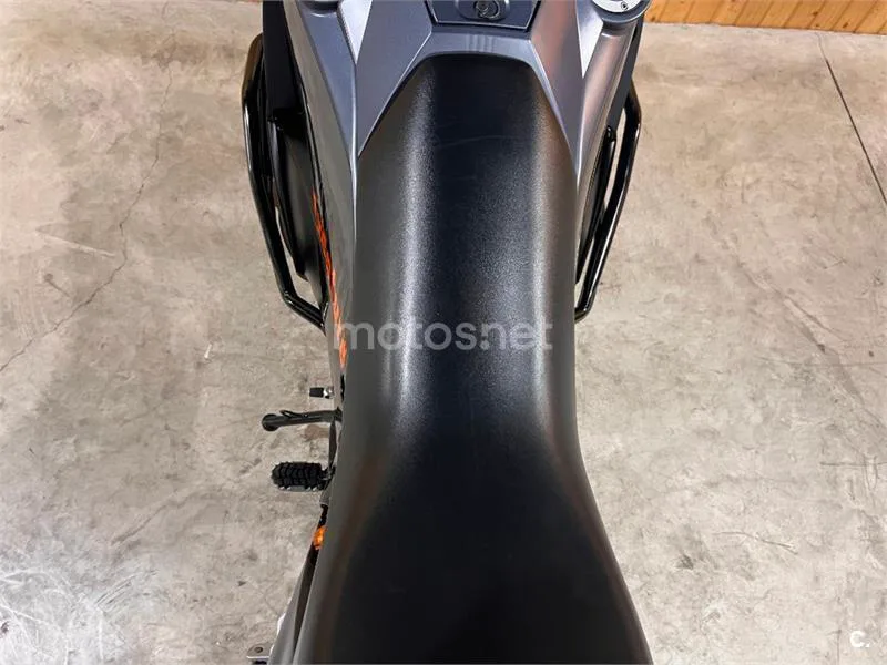KTM 990 Adventure – Vista 14