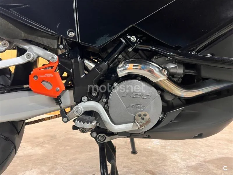 KTM 990 Adventure – Vista 40