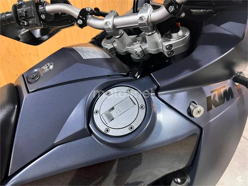 KTM 990 Adventure – Vista 42