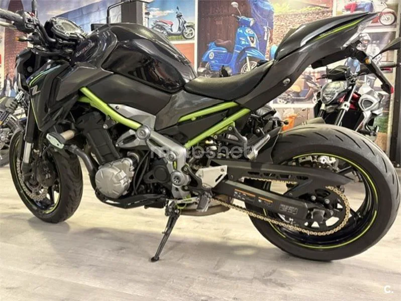 Kawasaki Z900 – Vista 4