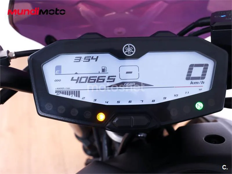 Yamaha MT-07 – Vista 12