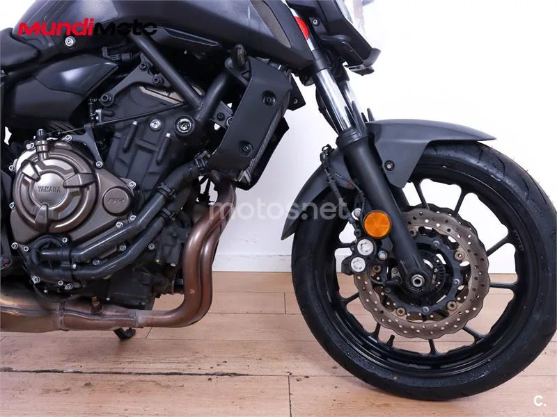 Yamaha MT-07 – Vista 23