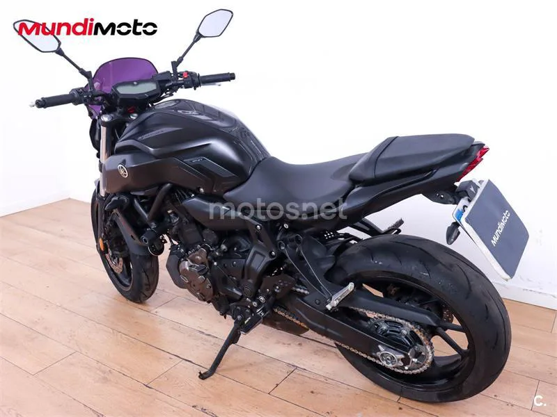 Yamaha MT-07 – Vista 8