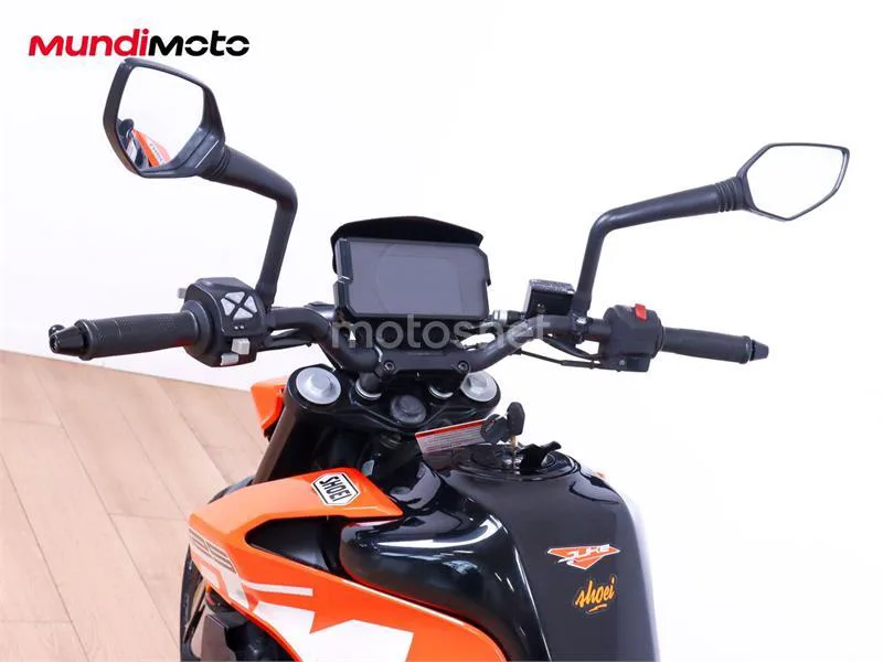 KTM 125 – Vista 11