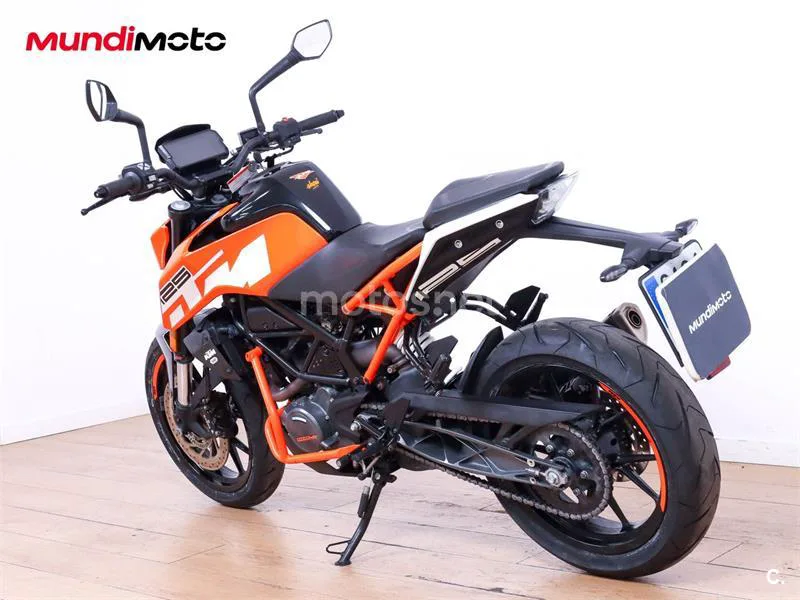 KTM 125 – Vista 8
