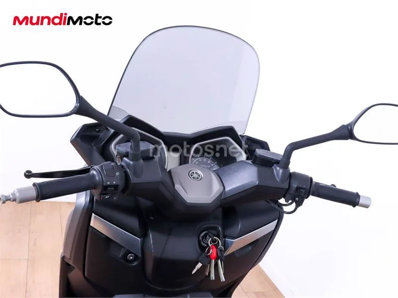 Yamaha XMAX 400 – Vista 11