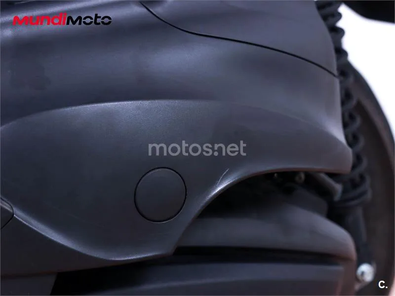 Yamaha XMAX 400 – Vista 16
