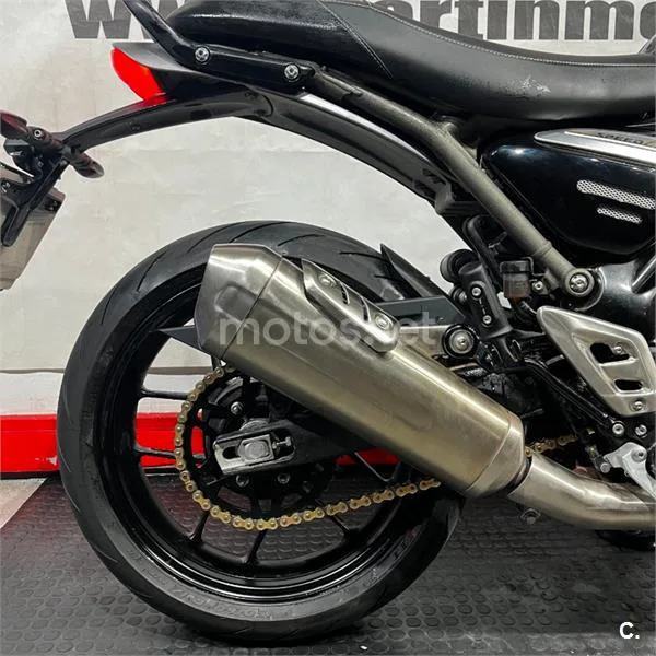 Triumph Speed 400 – Vista 12
