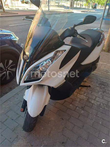 Kymco Super Dink 300 – Vista 4