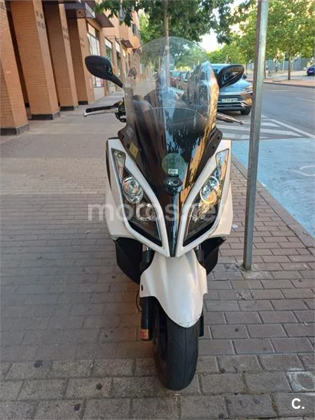 Kymco Super Dink 300 - Vista 6