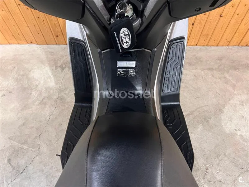 Kymco Grand Dink 300 – Vista 13