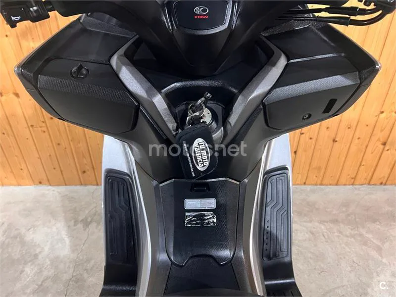 Kymco Grand Dink 300 – Vista 14