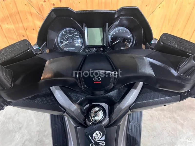 Kymco Grand Dink 300 – Vista 19