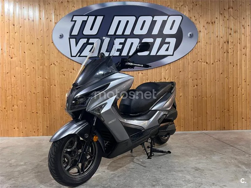 Kymco Grand Dink 300 – Vista 3