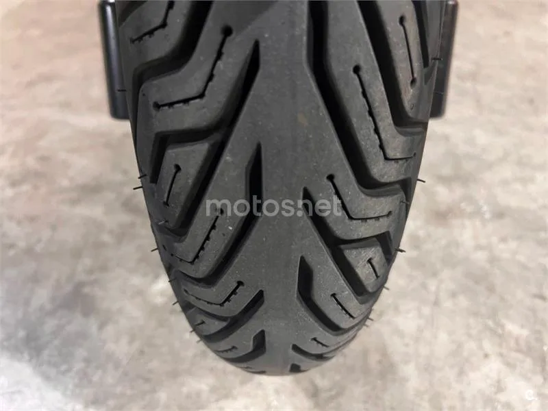 Kymco Grand Dink 300 – Vista 23