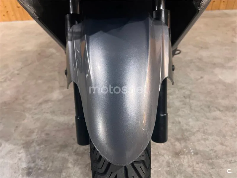 Kymco Grand Dink 300 – Vista 24