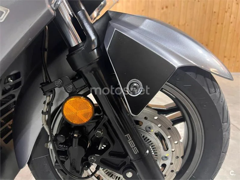 Kymco Grand Dink 300 – Vista 33