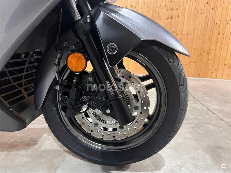 Kymco Grand Dink 300 – Vista 35