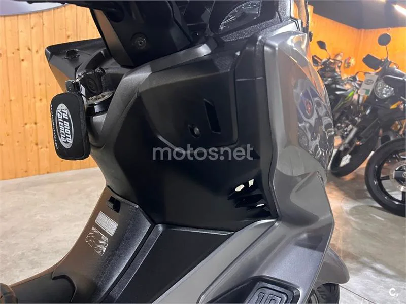 Kymco Grand Dink 300 – Vista 41