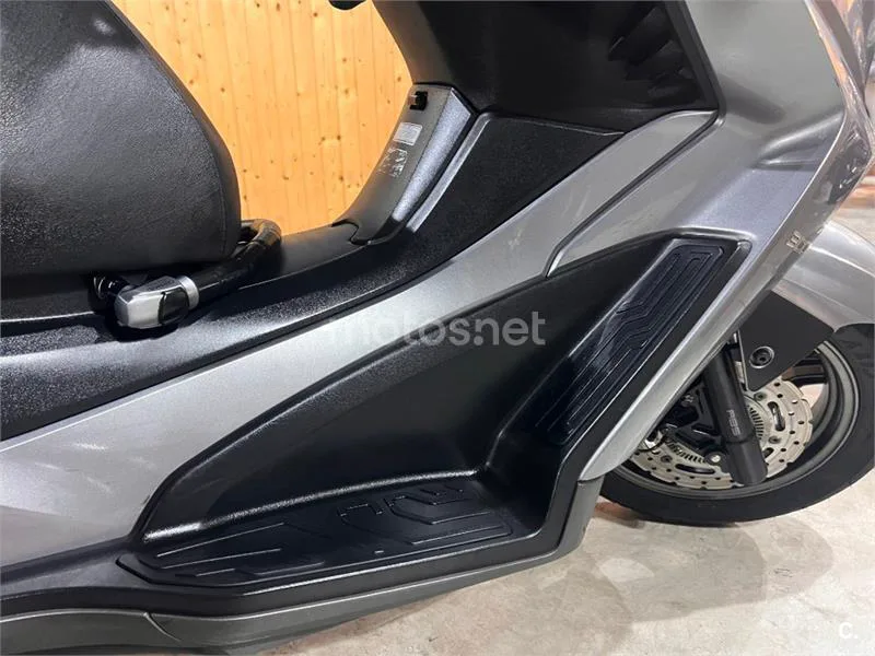 Kymco Grand Dink 300 – Vista 42
