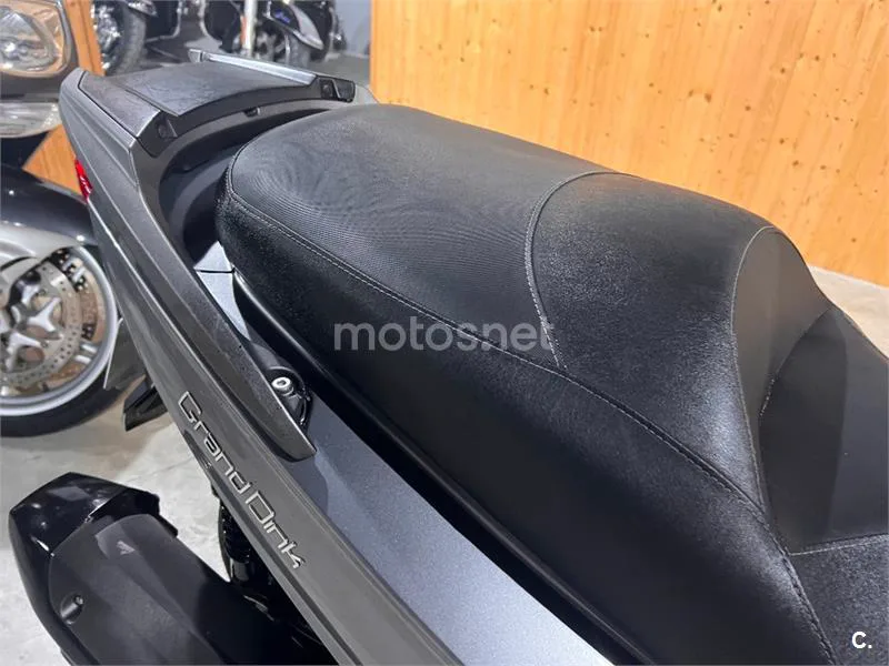 Kymco Grand Dink 300 – Vista 50