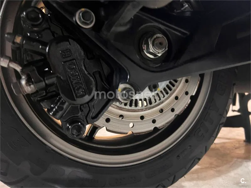 Kymco Grand Dink 300 – Vista 52