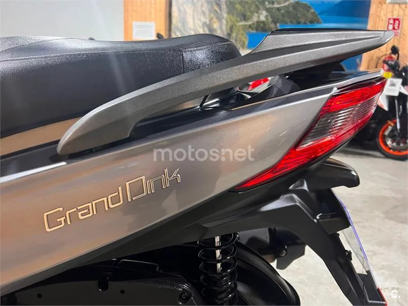 Kymco Grand Dink 300 – Vista 54