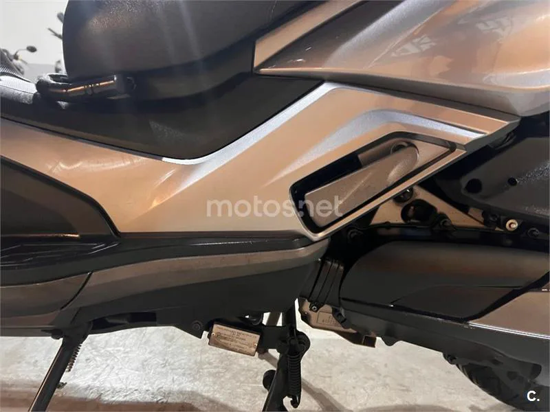 Kymco Grand Dink 300 – Vista 61