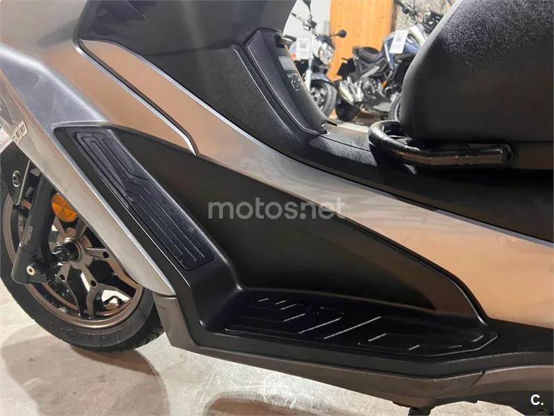 Kymco Grand Dink 300 – Vista 62
