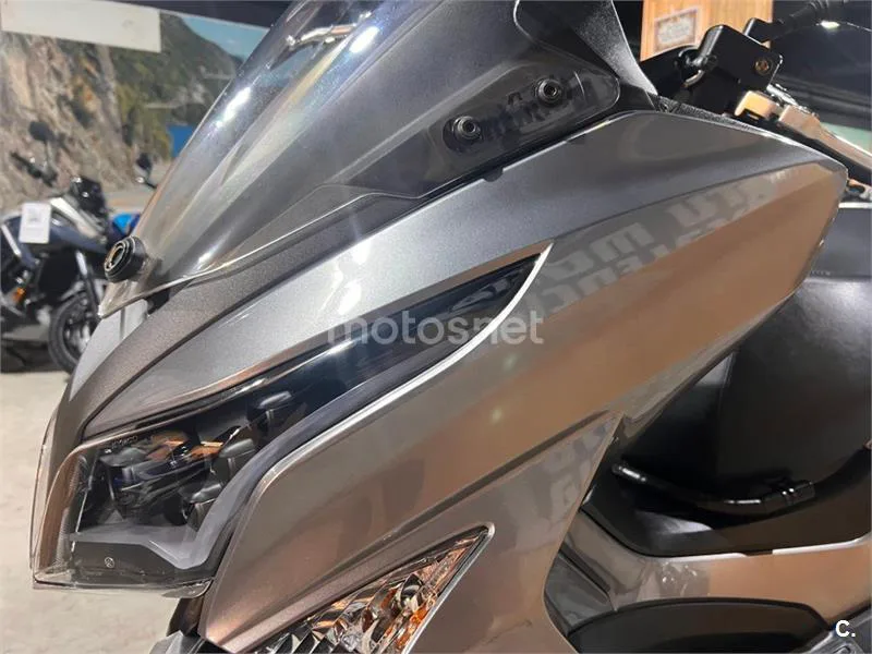 Kymco Grand Dink 300 – Vista 67