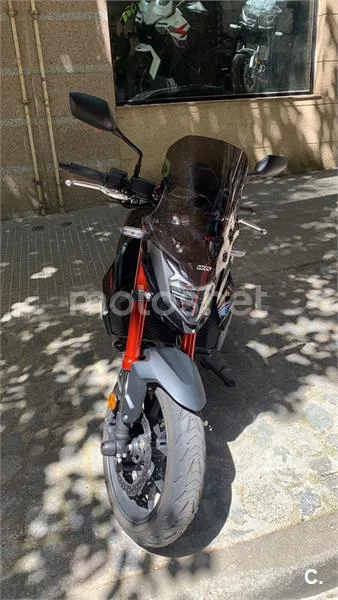 Honda CB 750 Hornet – Vista 2