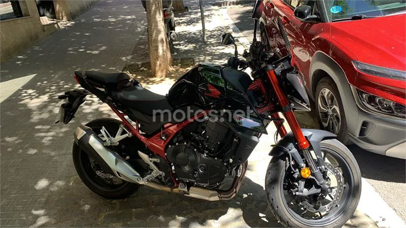 Honda CB 750 Hornet – Vista 3