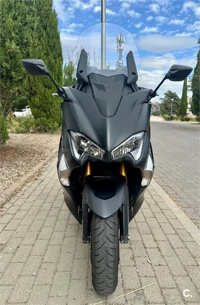 Yamaha TMAX – Vista 2