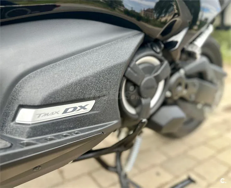 Yamaha TMAX – Vista 4
