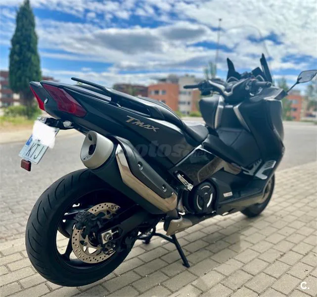 Yamaha TMAX – Vista 6