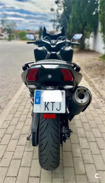 Yamaha TMAX – Vista 7