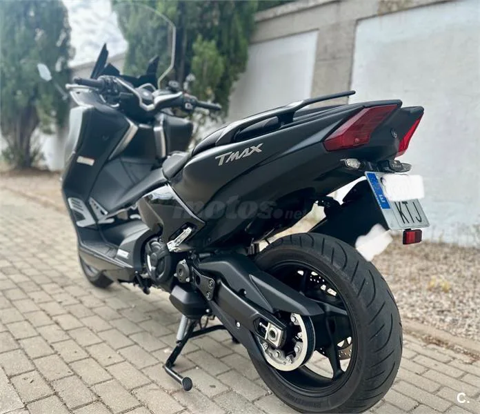Yamaha TMAX – Vista 8
