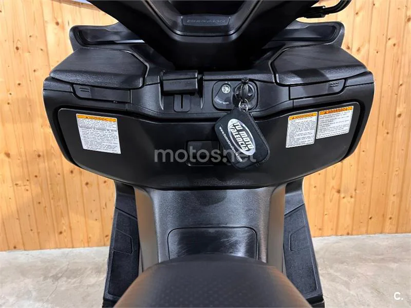 Suzuki Burgman 400 – Vista 15