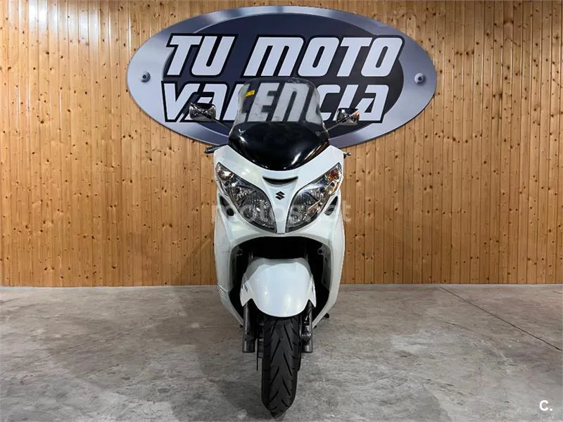 Suzuki Burgman 400 – Vista 22