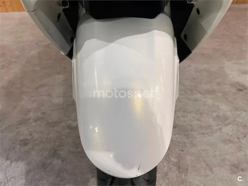 Suzuki Burgman 400 – Vista 24