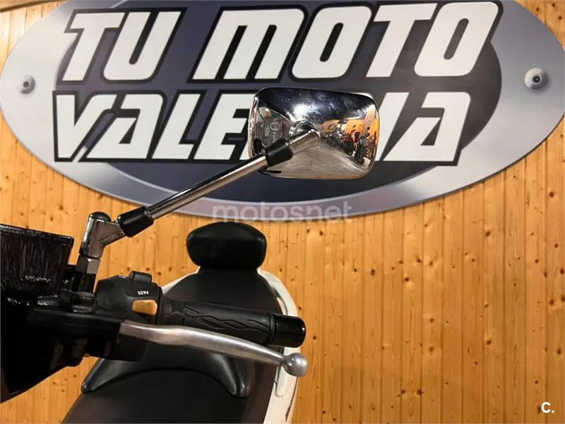 Suzuki Burgman 400 – Vista 29
