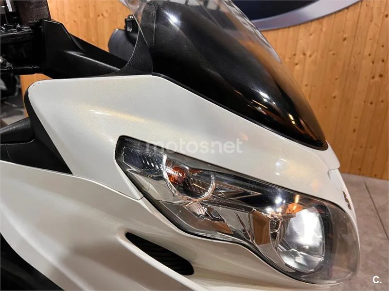 Suzuki Burgman 400 – Vista 31