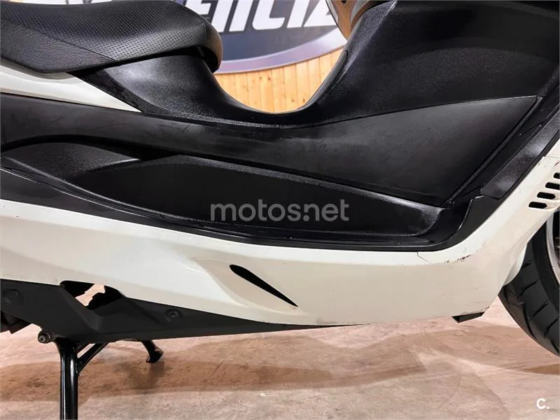Suzuki Burgman 400 – Vista 43