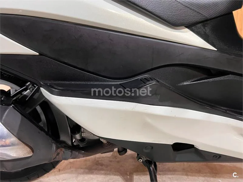 Suzuki Burgman 400 – Vista 44