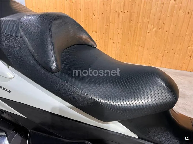 Suzuki Burgman 400 – Vista 45