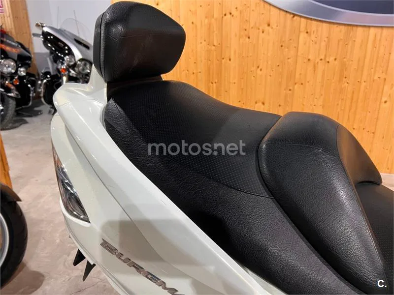 Suzuki Burgman 400 – Vista 47
