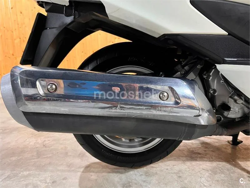 Suzuki Burgman 400 – Vista 49