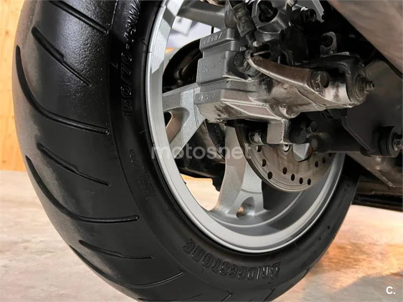 Suzuki Burgman 400 – Vista 51