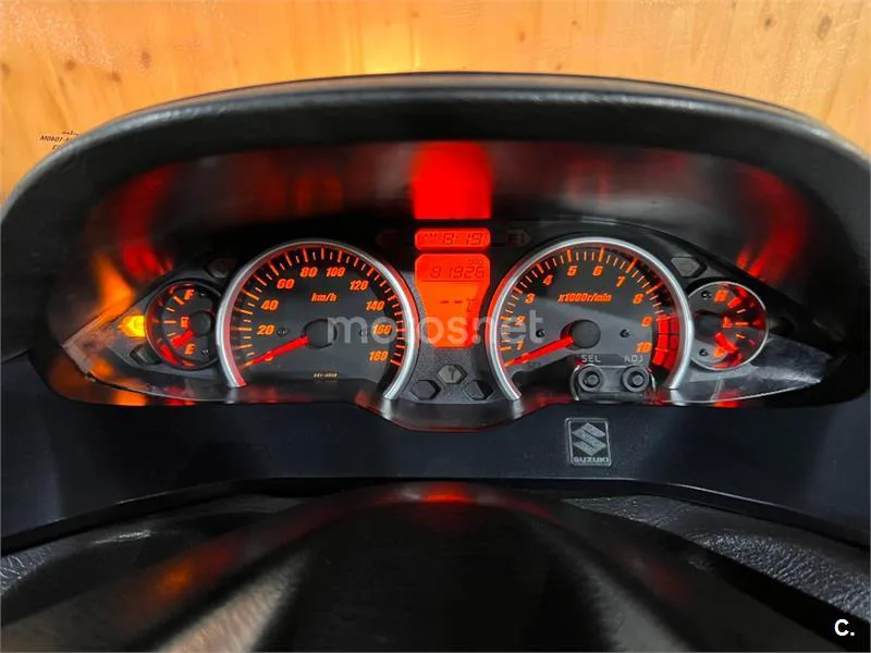 Suzuki Burgman 400 – Vista 52